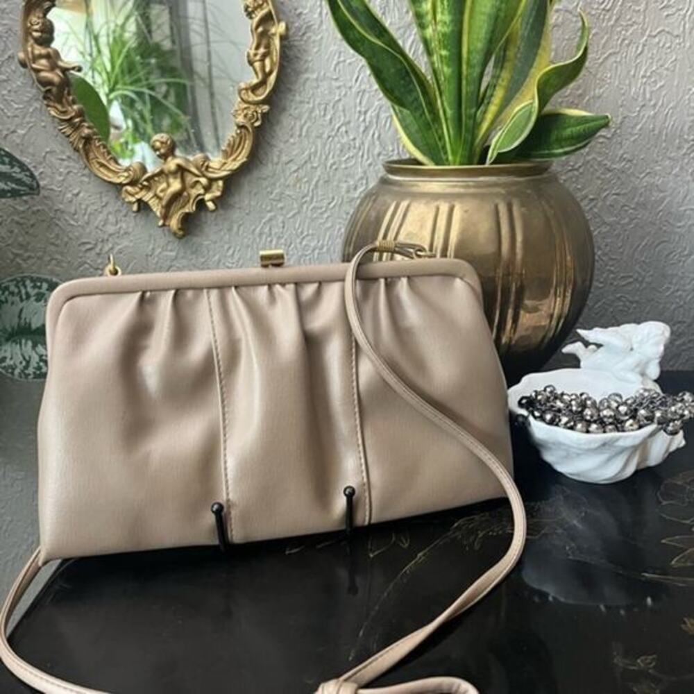 Perfect 70s Vintage Vegan Taupe Evening bag with inner Gold Mirror / Hardware 6
